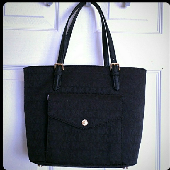 Michael Kors Handbags - NWT Michael Kors Black Tote Bag